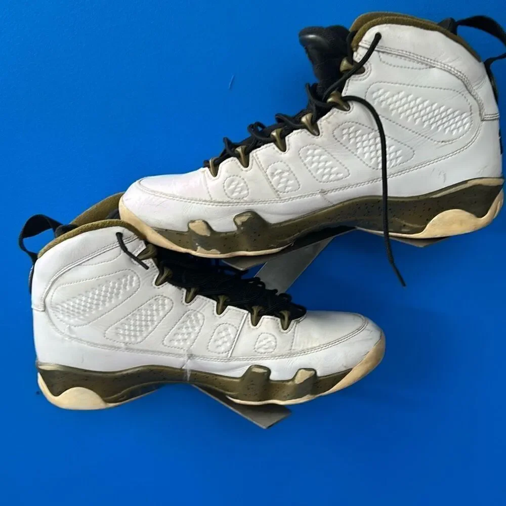 Nike Air Jordan 9 IX Retro Statue Men’s Size 10.5 Sneakers  White Olive 302370-1
